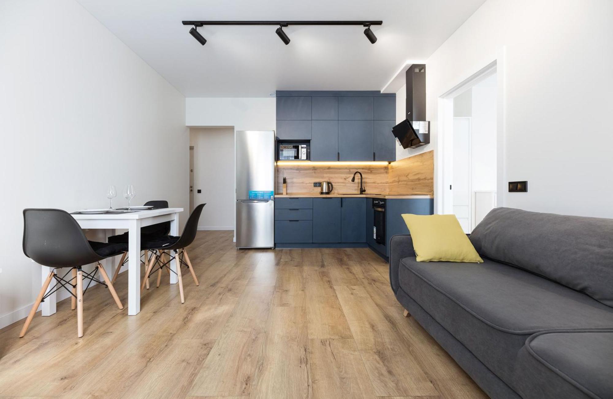 Ferienwohnung Квартири Люкс Метро Чернігівська Kiew Exterior foto